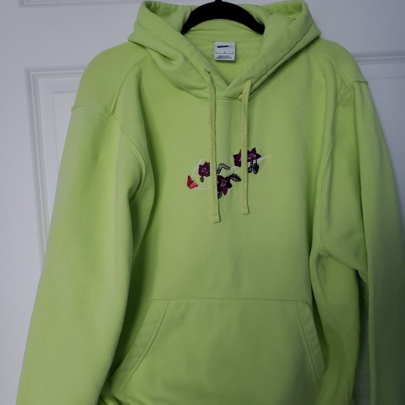 Nike NSW Club Floral Embroidered Logo Green Fleece Pullover Hoodie - Picture 2 of 10